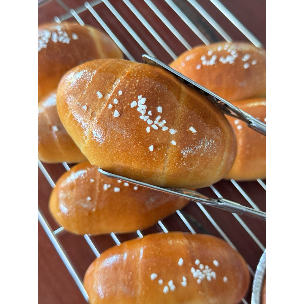 (จัดส่งใน3วัน)รวมรสขนมปังเกลือ ชิโอะปัง 4ชิ้น/กล่อง เพรียวบัตเตอร์ แป้งญี่ปุ่น พรีเมียม