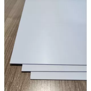 แผ่นพลาสวูด สีขาว ผิวเรียบ ความหนา 2 มิลลิเมตร ขนาด A2(40x60 เซนติเมตร)