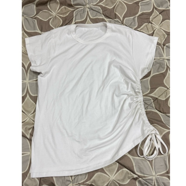 เสื้อยืดคอกลมสาวอวบ ผ้ายึดยูนิโคล่ จากร้าน plussizeby.yuti🍅🍅