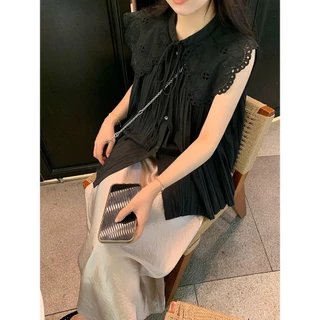 #ป้าย M1812 | เสื้อแขนกุดปกลูกไม้ระบายพลีท ราคา 300.- เสื้อแขนกุดทรงพลีทแต่งปกลูกไม้ลายฉลุส