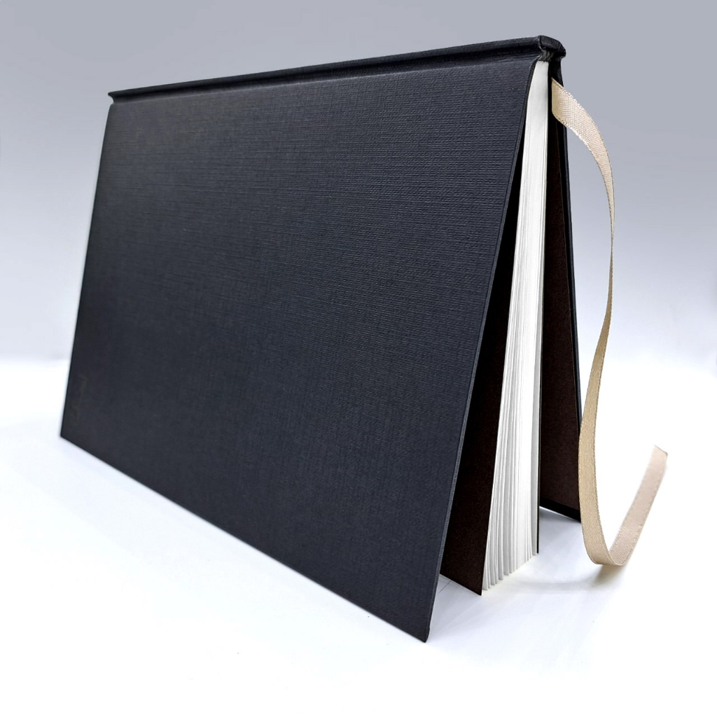 สมุดทำมือขนาด A4 ปกแข็งแบบ Embossing Paper เนื้อในเป็นกระดาษสีขาว handmade book