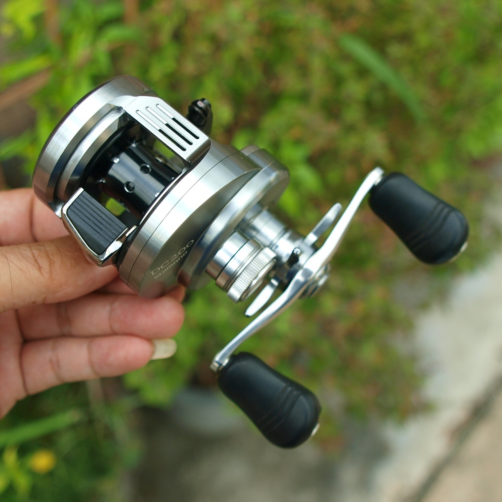 SHIMANO CALCUTTA CONQUEST DC 200 หมุนขวา  มือสอง