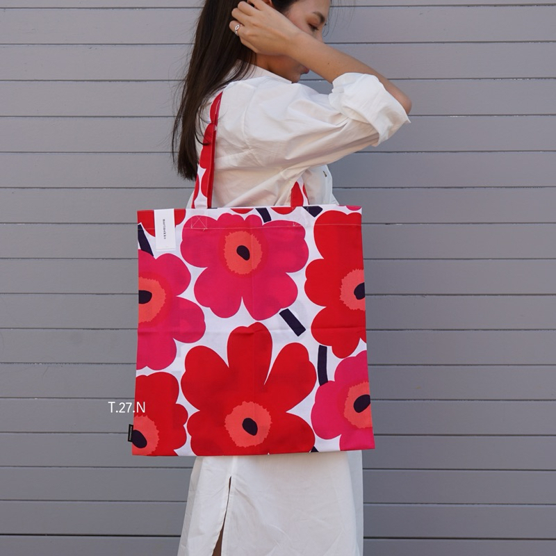 พร้อมส่ง Marimekko tote bag in signature red ขนาด 43x44 cm ของแท้100%