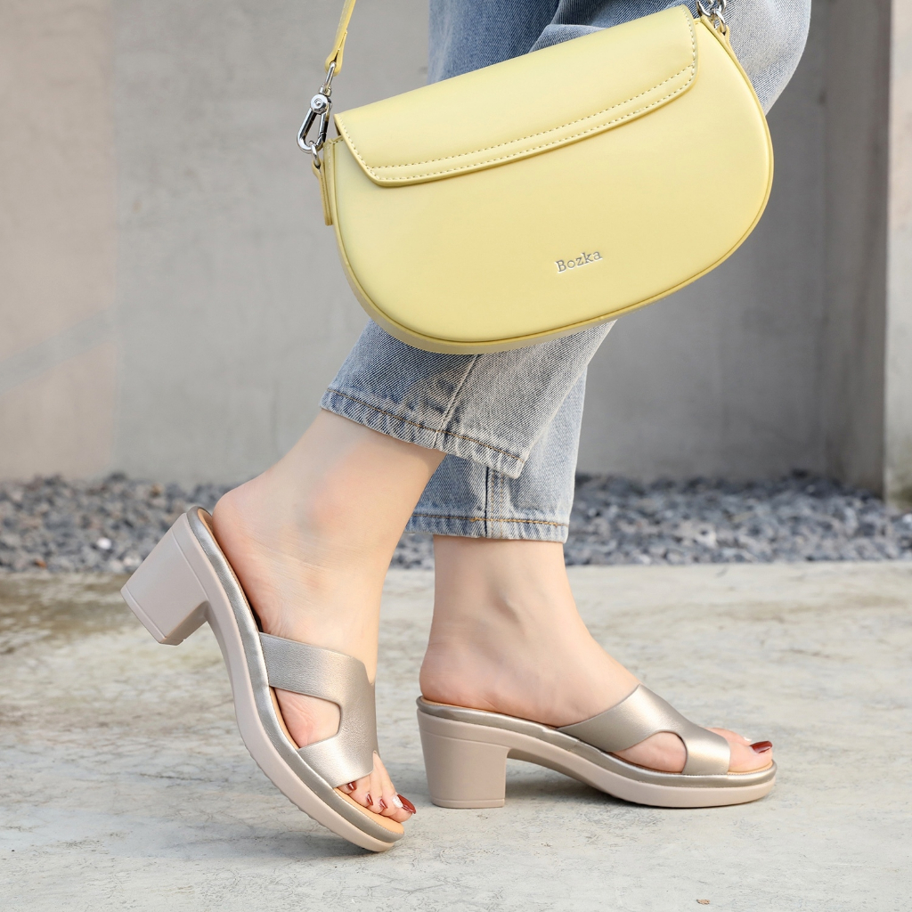 Malinda รองเท้าเปิดส้นรุ่นใหม่ ใส่สวย นุ่ม ใส่สบาย ของจริง  (เท้าปกติลดไซส์ / เท้าอวบใส่ตรงไซส์)