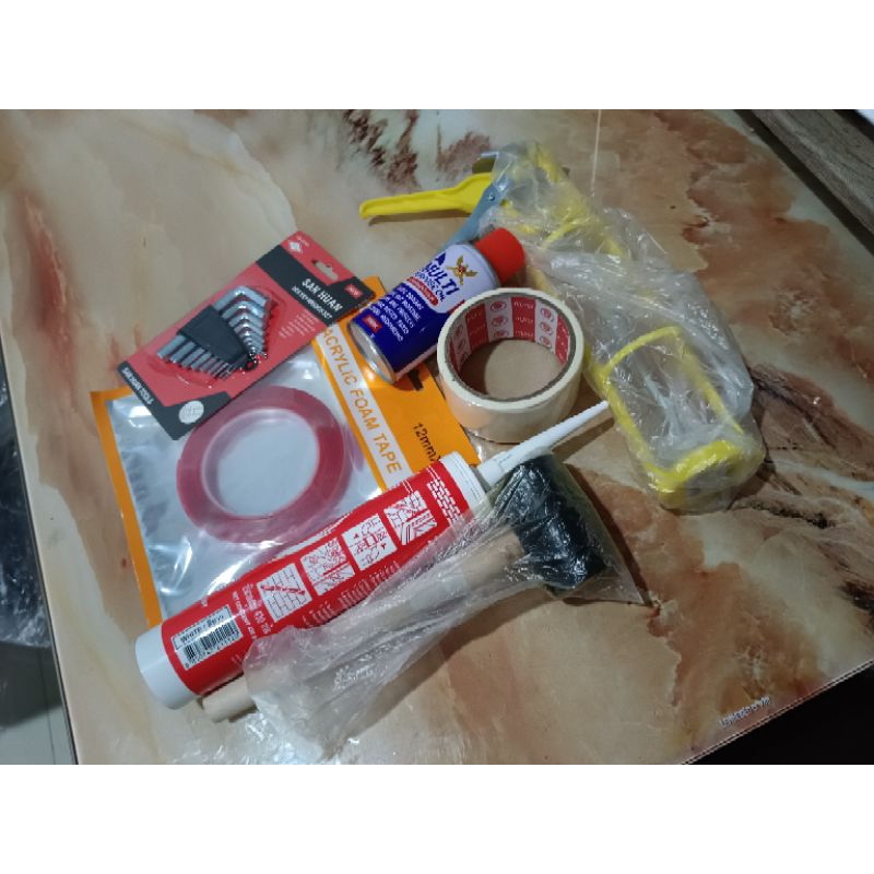 อุปกรณ์​ติดตั้งมุ้งจีบ