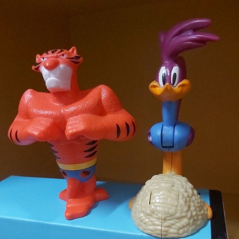 Vitaly จากภาพยนตร์แอนิเมชั่นมาดากัสการ์/ตัวการ์ตูนวอเนอร์โร้ดรันเนอร์ตัวลานเสีย