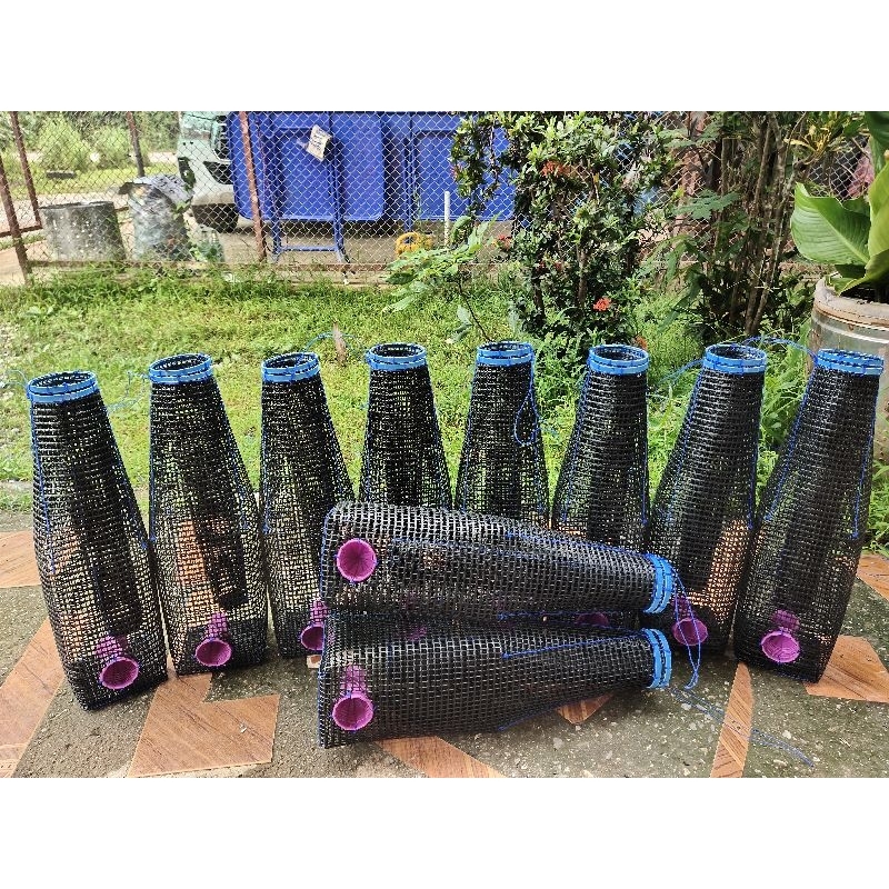 ตุ้มดักปลาไหล ชุด 5 ลูก/งาพลาสติก ขนาด1.5 ขนาดตุ้ม กว้าง 12*12 สผูง 45ซม.