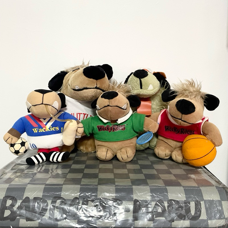 ตุ๊กตา หมา Muttley wacky races 8"