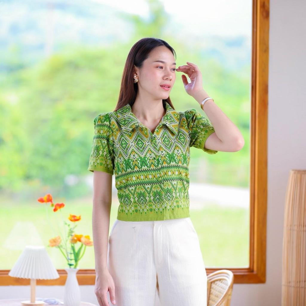 เสื้อคอปกแขนสั้น ลายไทลื้อ