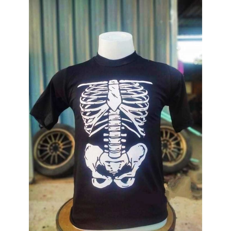 เสื้อยืดคอฟิตลาย กระดูกใหญ่