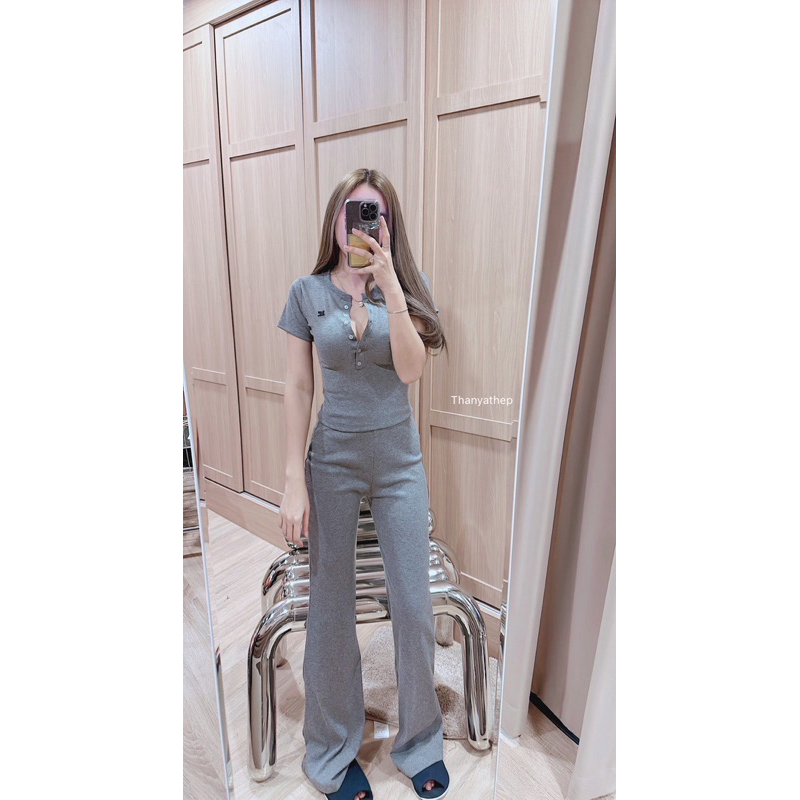 Phapassz - เซท2ชิ้นเสื้อกระดุมหน้าTYT เข้ารูปทรงสวยมาก มาพร้อมกางเกงขาม้า Thanyathep