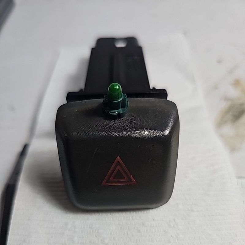 หลอดสวิตซ์ไฟผ่าหมาก Isuzu d-max 03 ถึงปี 06 หลอดไฟ1หลอด