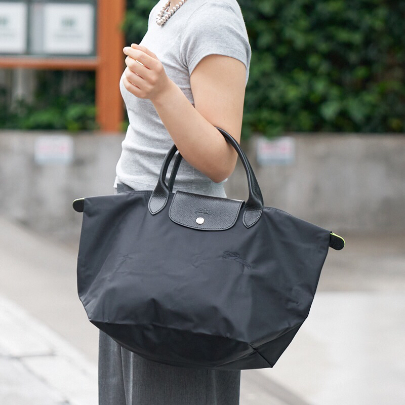 * Pre Order * Longchamp ไซส์ M หูสั้น รุ่น Club & Green (เลือกสีด้านใน)