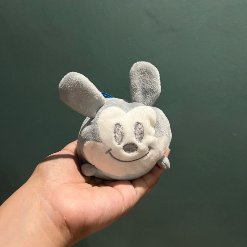 พวงกุญแจ Oswald the lucky rabbit