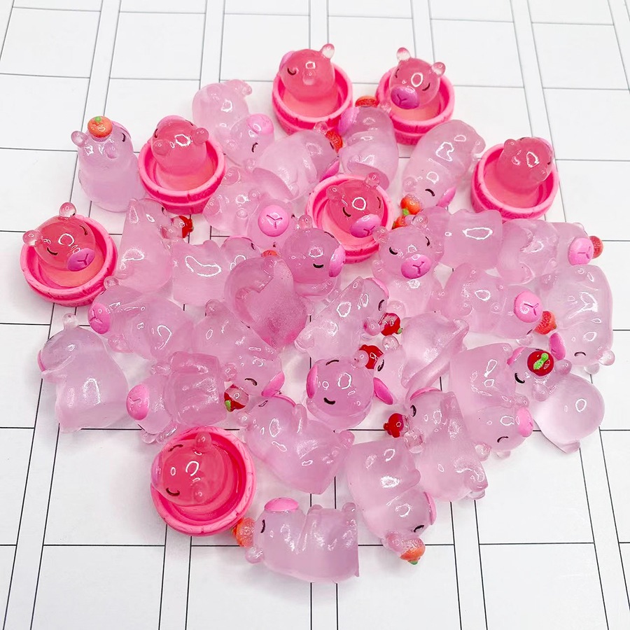 Luminous การ์ตูนสีชมพู Capibala เครื่องประดับจี้เรืองแสง Micro Garden ภูมิทัศน์เครื่องประดับรถตกแต่งของเล่น
