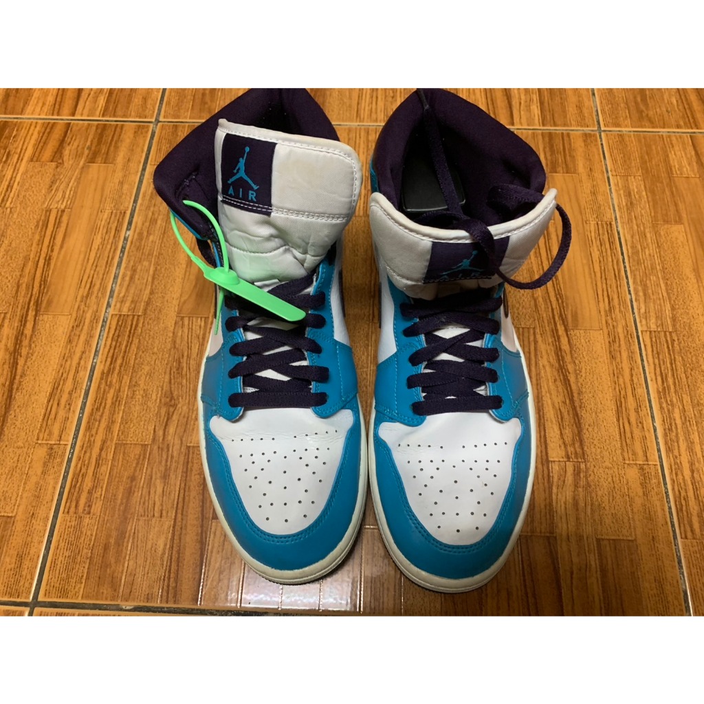 Nike Air Jordan 1 Mid “Hornets” มือสอง