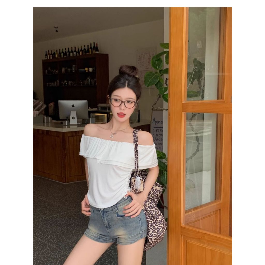 Beryl   เสื้อยืดสไตล์เกาหลี หวานๆ วัยใส เอวจีบ เก็บพุง เปิดไหล่ เสื้อท็อปสำหรับผู้หญิง ราคา ถูกที่สุด ดีลบีเคเค แกลเลอรีภาพที่ 8
