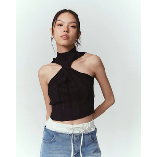 WEEKEND WARDROBE - Alberta Twist Tank Top เสื้อนิตเข้ารูป คอวีทวีส