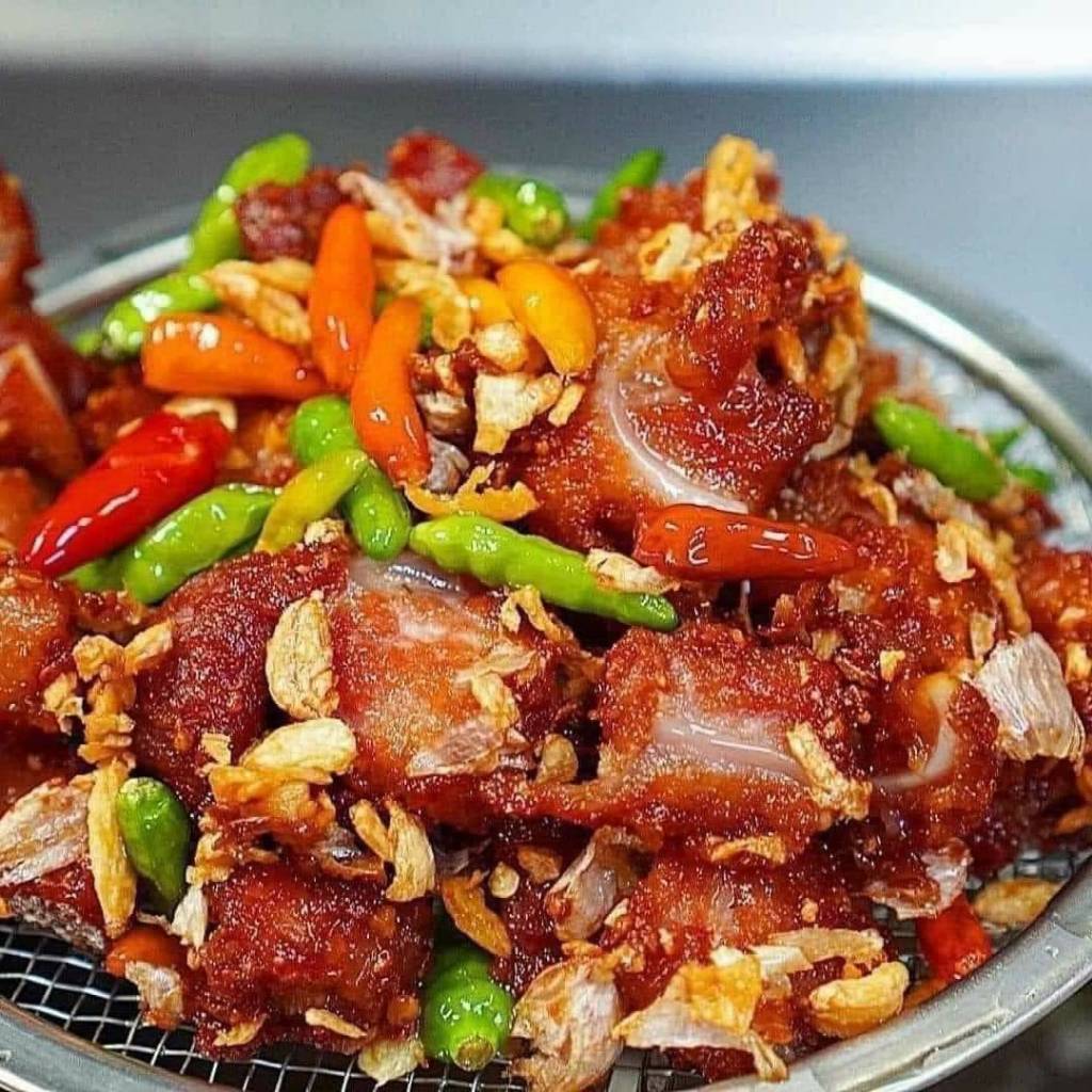 แหนมกระดูกอ่อนใบพาย ถุงละ 500 - 1,000 กรัม  รสชาติกลมกล่อม ปลอดภัยหมักด้วยวัตถุดิบธรรมชาติ ไม่ใส่สารเคมี