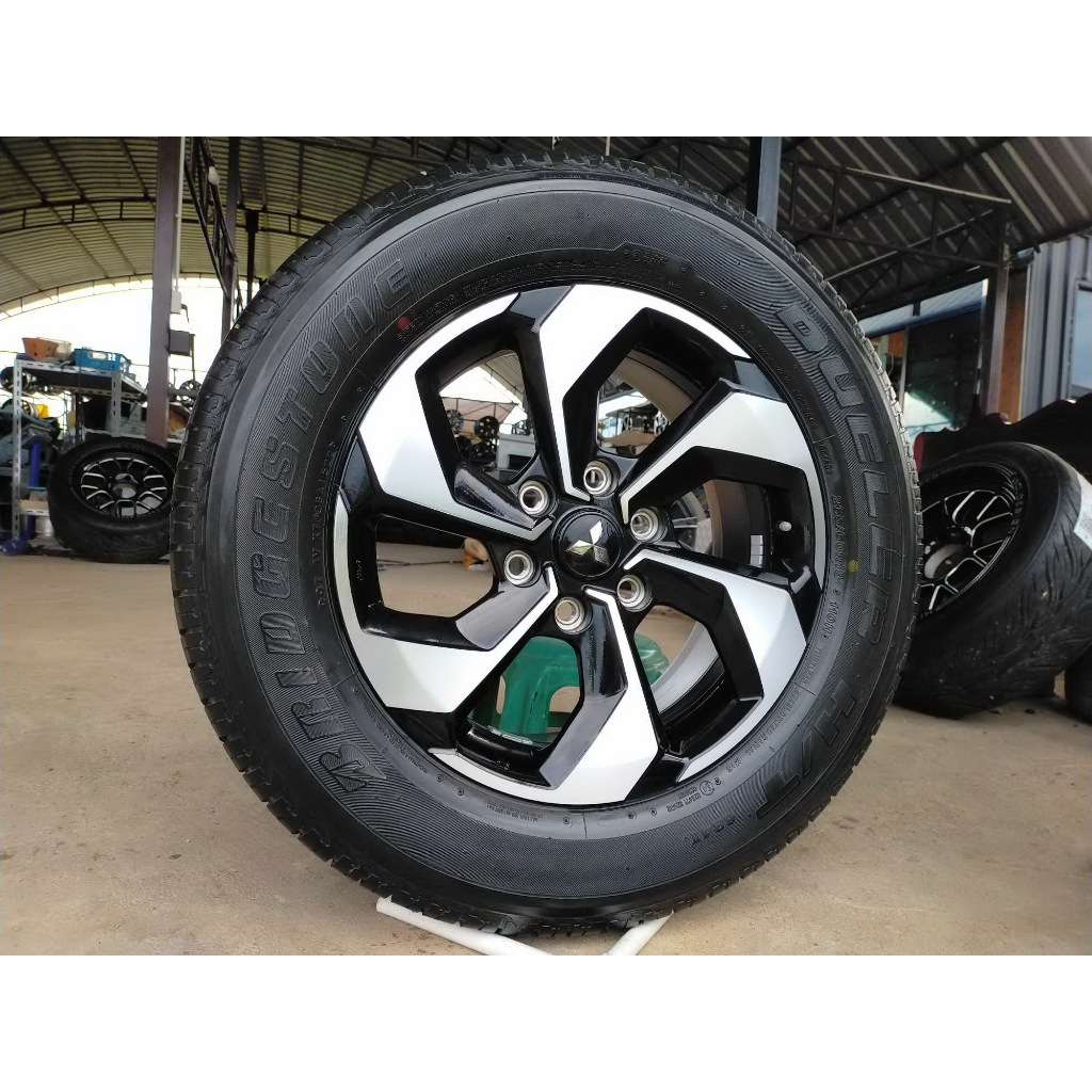 แม็กมิตซู สีเดิมป้ายแดง ขอบ18 พร้อมยางบริสโตน 265 60 18 ปี22 ใส่ triton ปาเจ