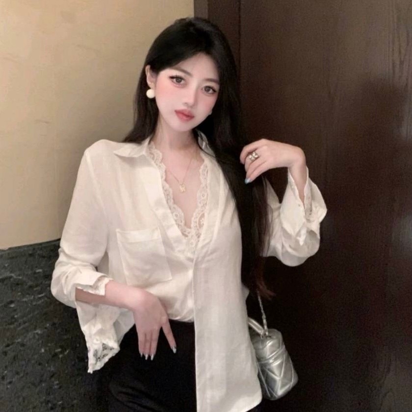 พร้อมส่ง เสื้อเชิ้ตสไตล์เกาหลี ผ้าไหมอิตาลี ใส่สบาย แต่งลูกไม้แขนยาวกระดุมหน้า A5245