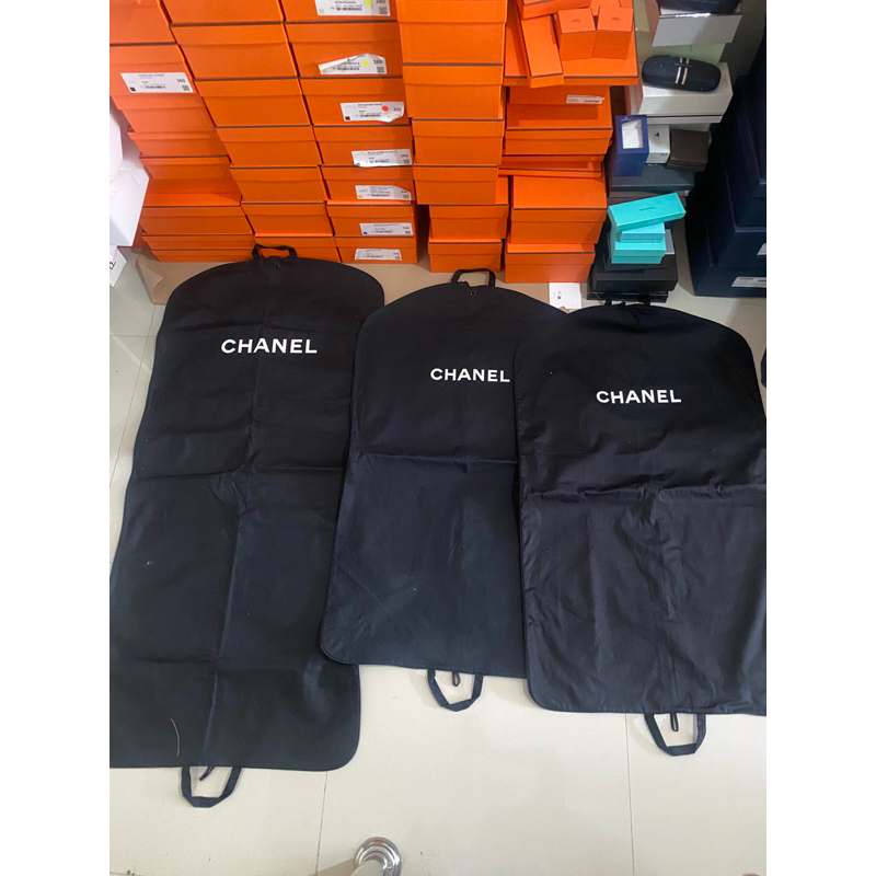 ถุงคลุมสูทchannel  เสื้อกันฝุ่นChanelแท้ 100%