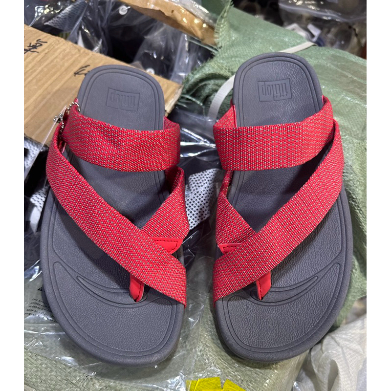 รองเท้าเเตะ fitflop สลิงรุ่นใหม่ สวย ใส่ได้ทั้ง หญิงและชายไซร้ 36----44