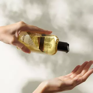 Yugen Aromatic Bath & Massage Oil ยูเก็น น้ำมันนวดผิวกายอโรมา