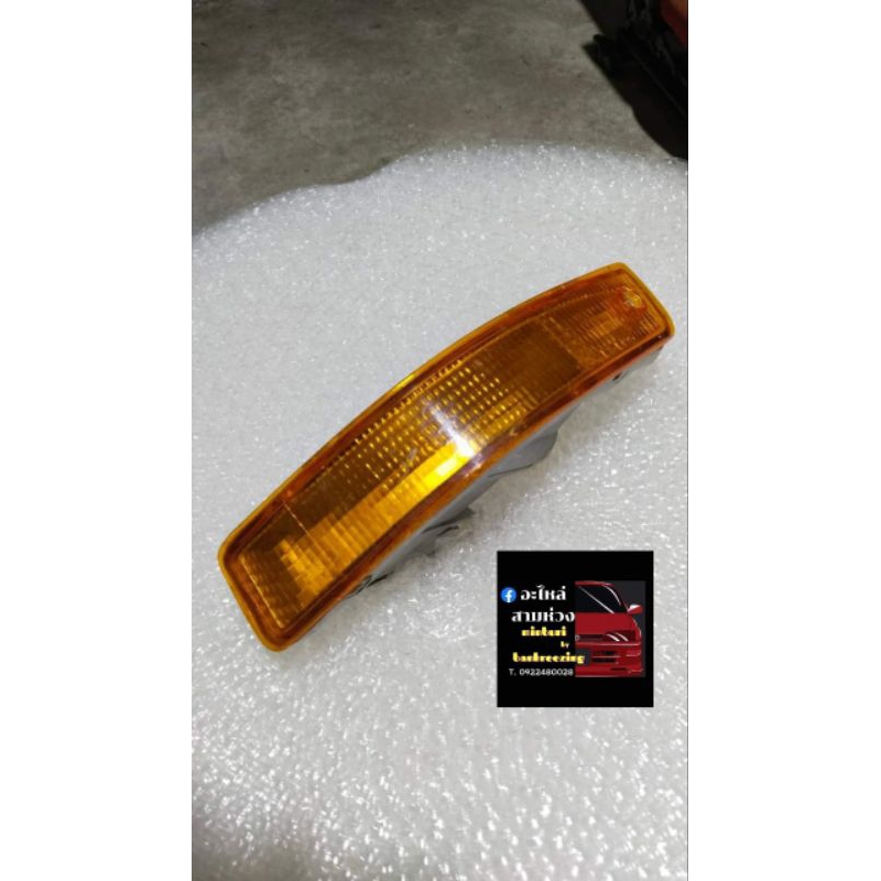 ไฟเลี้ยวกันชนหน้า ตัวกันชนไฟสั้น  ข้างซ้าย  1 ข้าง TYC ใส่สามห่วง TOYOTA COROLLA EE100-101 AE100-101