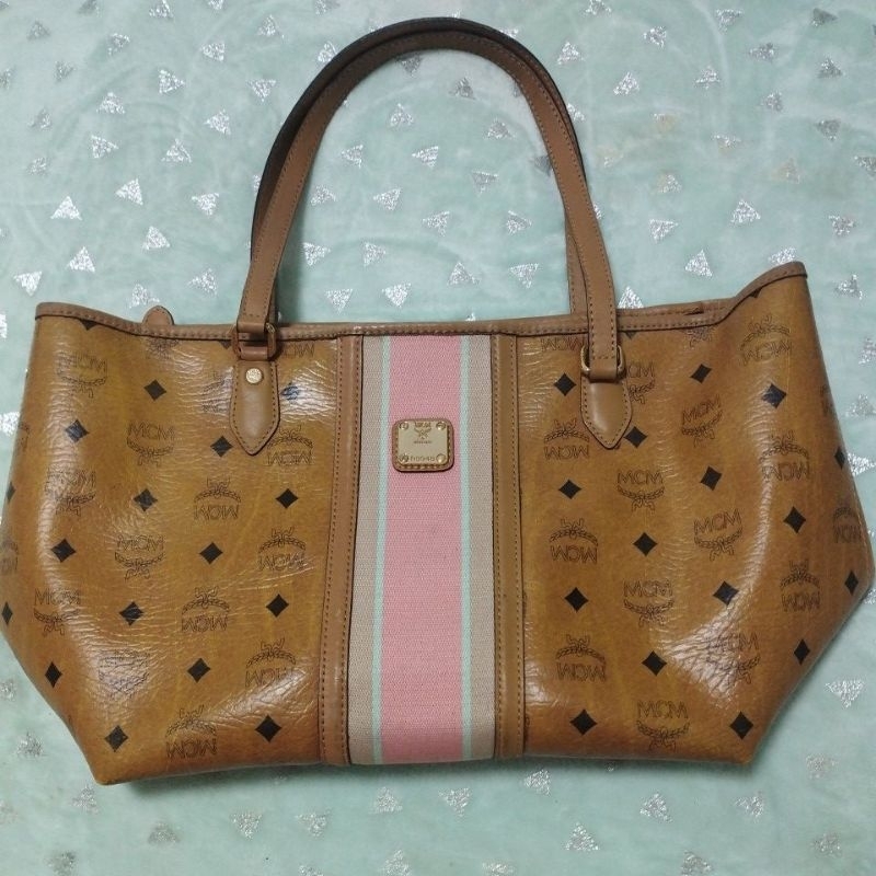 MCM แท้100% 1,999 รวมส่ง ทรงช็อปปิ้ง 17 นิ้ว