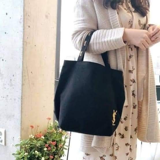 กระเป๋าสะพายข้าง Y Beaute Bag กระเป๋าแถมจากนิตยสาร มีซิป พร้อมส่งจ้า