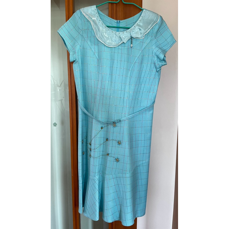 ชุดผ้าไทยงาน OTOP สีฟ้าแต่งคอปกชีฟองเสริมไหล่