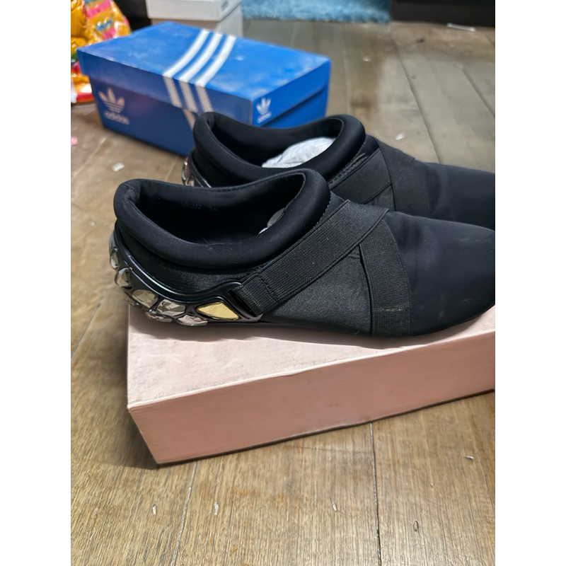 รองเท้ามือสองของถูกSHUBERRYสีดำคริสตัล