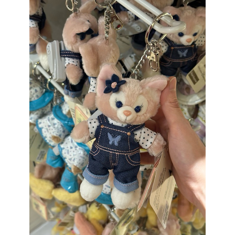 Disney Keychain พวงกุญแจ Duffy and friends ชุดยีนส์ ของแท้จากดิสนีย์แลนด์ฮ่องกง
