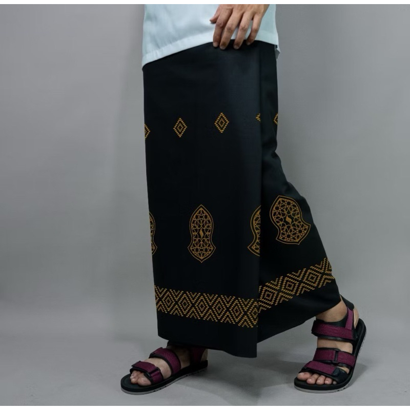 ผ้าโสร่งชาย พื้นดำและพื้นขาว สไตล์Wadimor aceh แบรนด์Katsae (งานปัก)ใหม่ล่าสุด พรีเมี่ยม