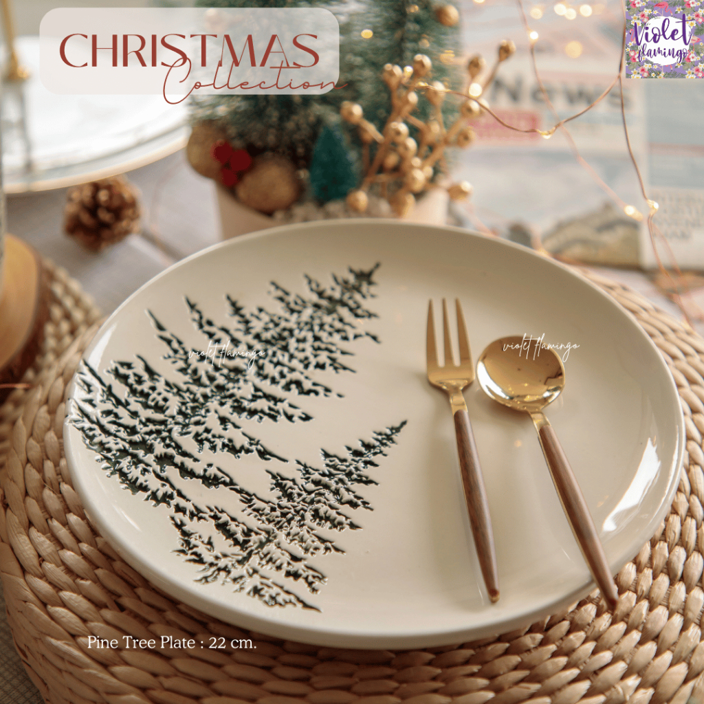 Violet Flamingo จานชามและแก้วมัคลายต้นสน Pine Tree Plate จานเซรามิคสีขาวลายต้นคริสมาสต์สีเขียว Christmas Collection
