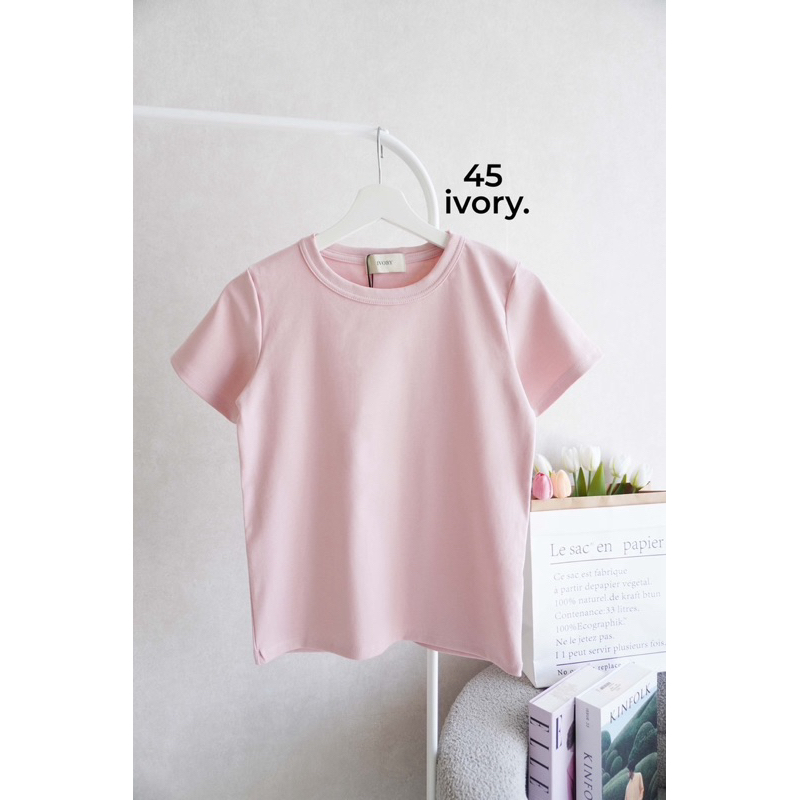 45-1 IVORYเสื้อผ้ายูนิโคล่ แขนสั้นคอกลม  พอดี เกาหลี เกาใจ น่ารักมากๆ งานสวยแมชท์ง่าย