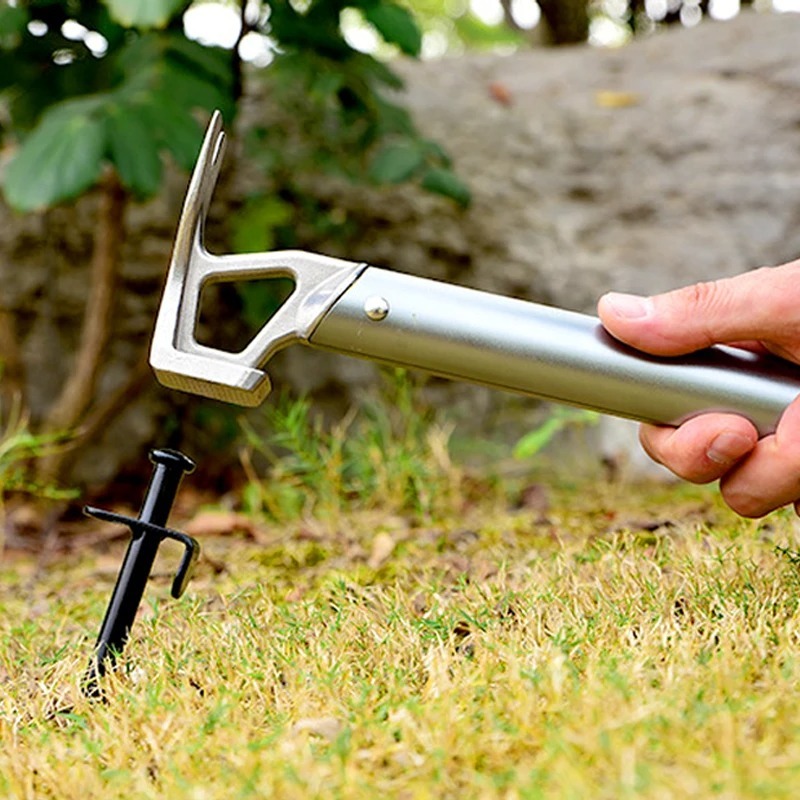 เต็นท์ตั้งแคมป์กลางแจ้งน้ําหนักเบา Peg Hammer Stakes Nail Puller Hammer Mountaineering ปีนเขาค้อนแคม