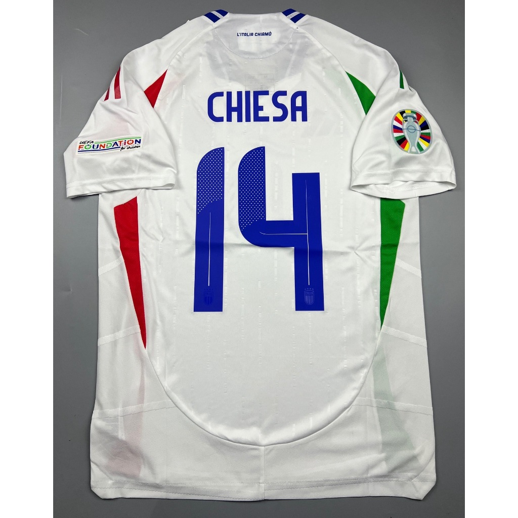 SALE !!! เสื้อบอล เพลเย่อ Euro 2024 อิตาลี่ เยือน สีขาว 14 CHIESA อาร์มยูโร Player Italy Away Cecat