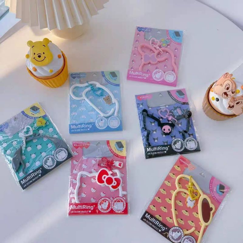 ที่ห้อยโทรศัพท์คล้องแขนได้ งาน Sanrio วัสดุเป็นซิลิโคนห้อยไว้กับแขนกันลืม น่ารักมี 6 แบบ ราคาชิ้นละ 199 บาท