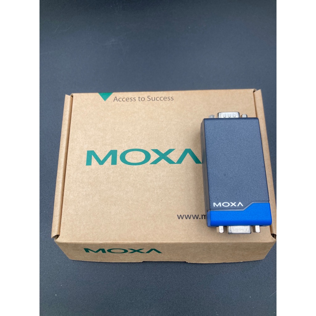 Moxa : TCC-80I-DB9  RS-232 to RS-422/485