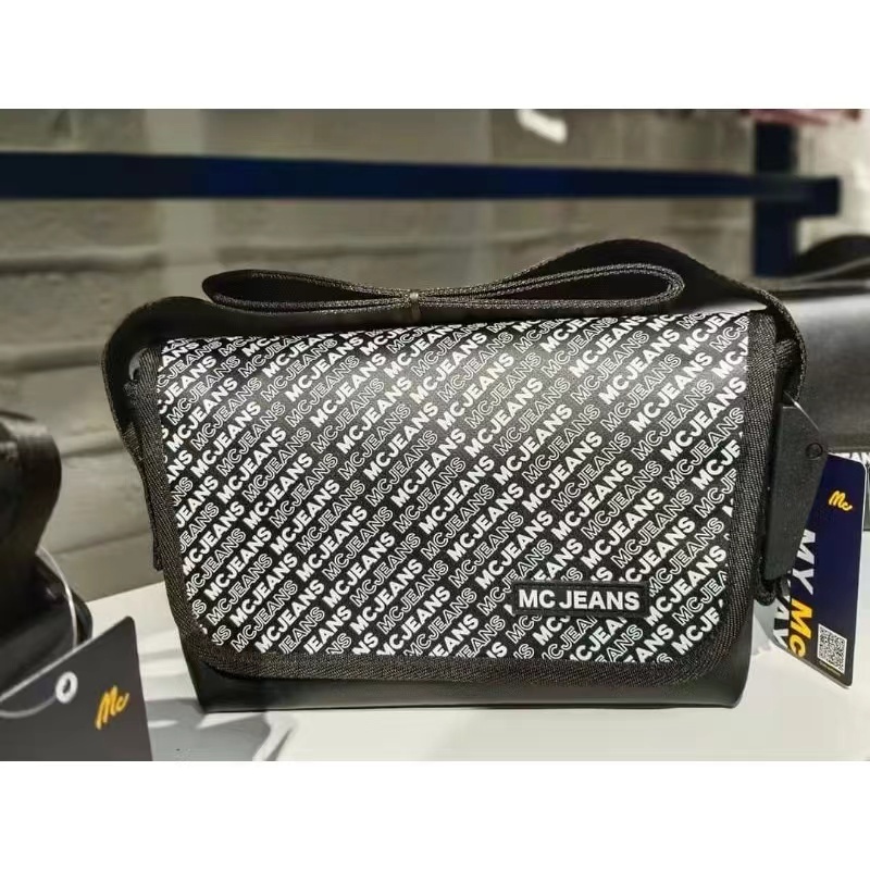 Mc JEANS กระเป๋าสะพายอเนกประสงค์ สีดำ M02z092
