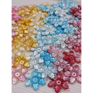 DC18 หมวกดอกไม้ สีขาว และสีพาสเทลจำนวน 50 ชิ้น ขนาด 16-26 มิล สำหรับตกแต่งเหรียญโปรยทาน