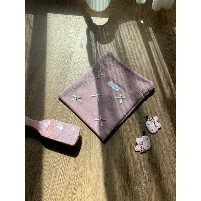 Rose glitter bag กระเป๋าถุงหูรูดสีชมพูกลิตเตอร์