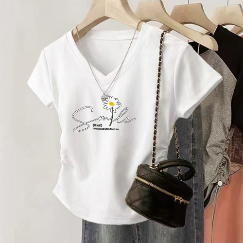 พร้อมส่ง เสื้อยืดสวย ผู้หญิง เสื้อยืด แฟชั่น แขนสั้น คอกลม ทรงสลิมฟิต เสื้อสาวอวบ หลากสี เสื้อยืดรัดรูป หลายรูปแบบ