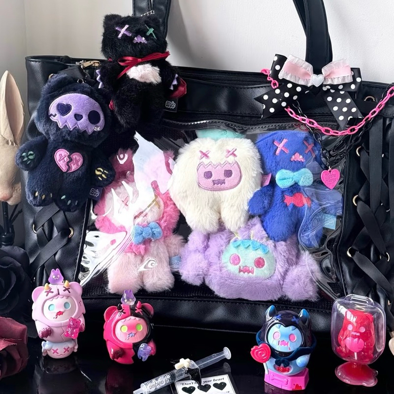 [ ใช้โค้ดแฟชั่นลด 30% ] พวงกุญแจ Shinwoo vampire candy shop