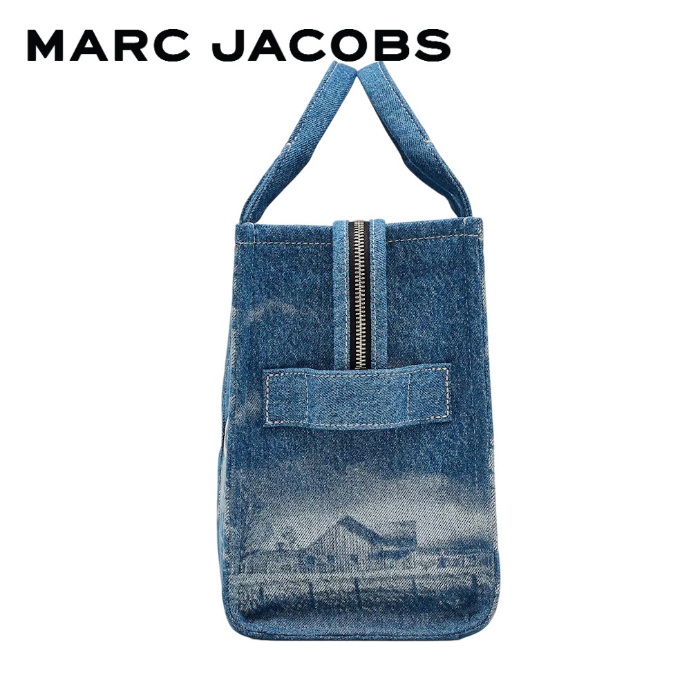 MARC JACOBS MARC JACOBS X WIZARD OF OZ  THE NO PLACE LIKE HOME DENIM MEDIUM TOTE BAG 2R4HTT031H03 RE24 กระเป๋าโท้ท