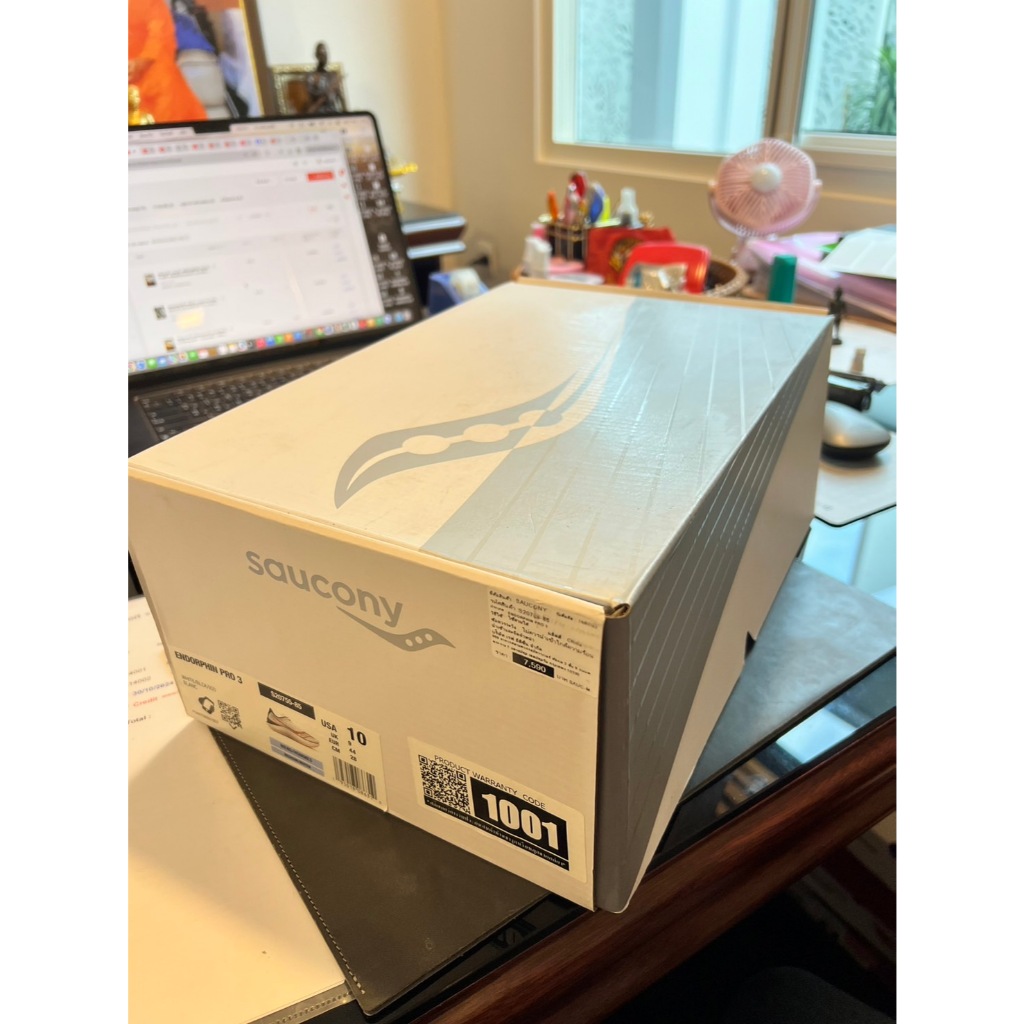 กล่องเปล่า รองเท้า Saucony แท้💯 รุ่น ENDORPHIN PRO 3