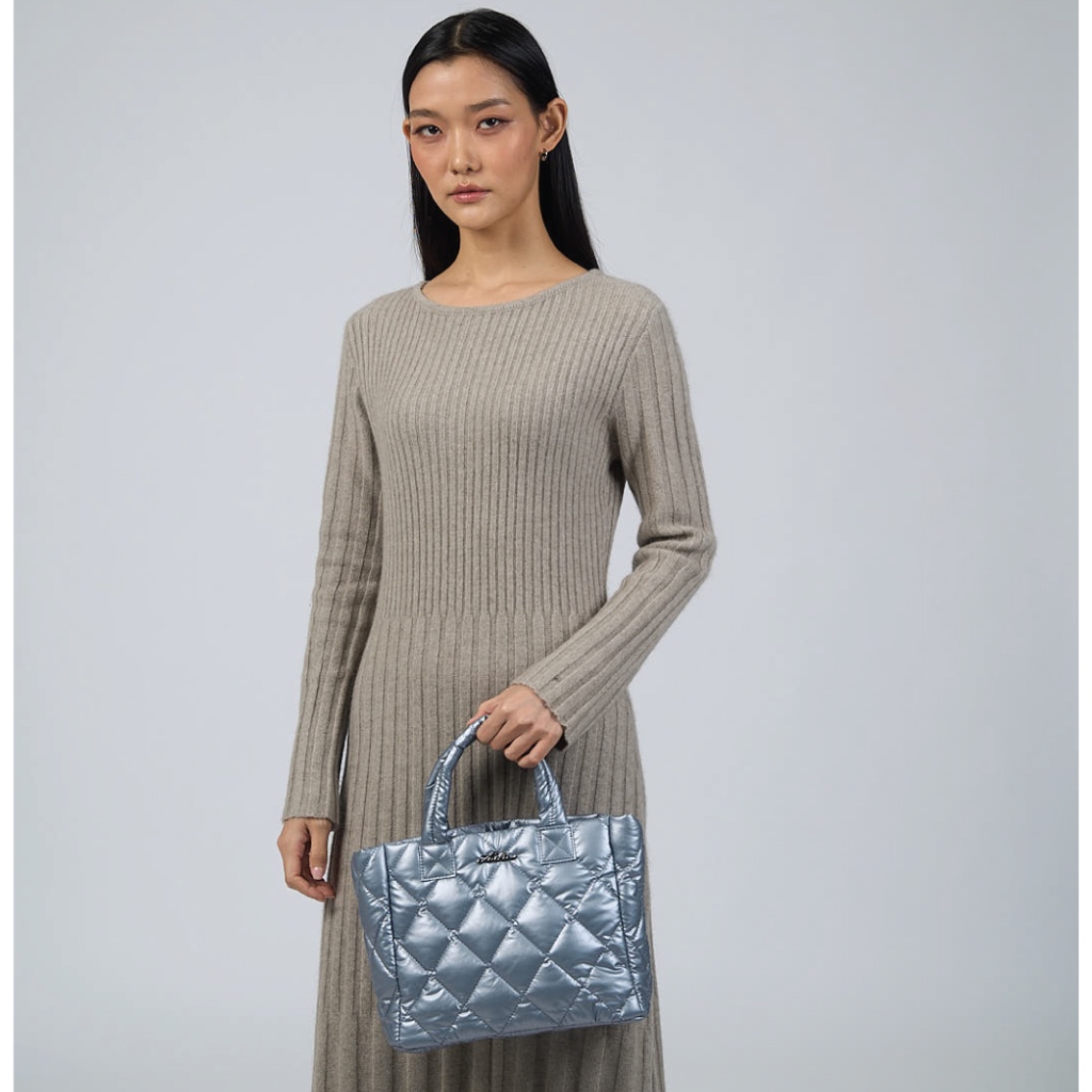 Lada รุ่น Aya 3 สี กระเป๋าผ้า Tote Bag ทรงเหลี่ยม ผ้าสะท้อนน้ำ บุฟองน้ำ เนื้อนุ่มน้ำหนักเบา