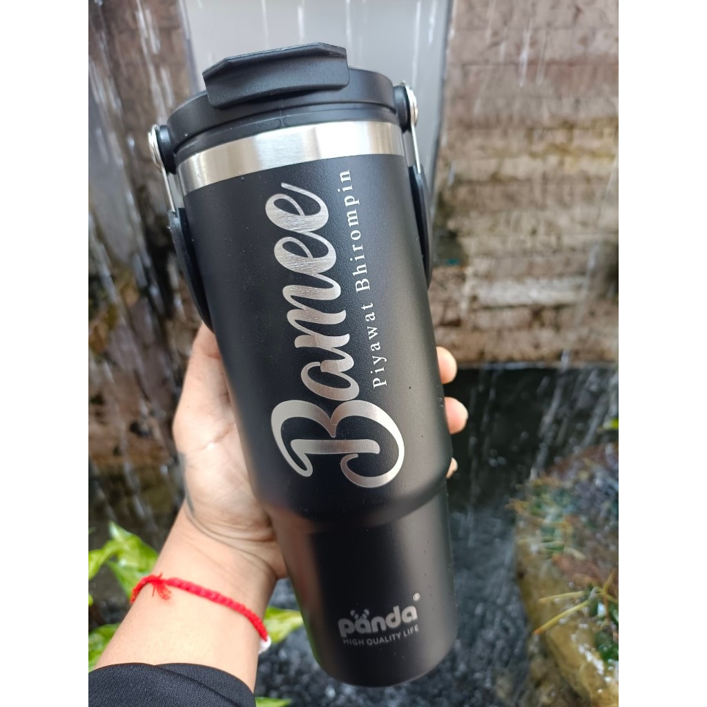 [เลเซอร์1ด้านเฉพาะชื่อ/ข้อความ]แก้วเก็บความเย็นแพนด้า ฝาหิ้ว 900 ml มีหูจับและหลอด